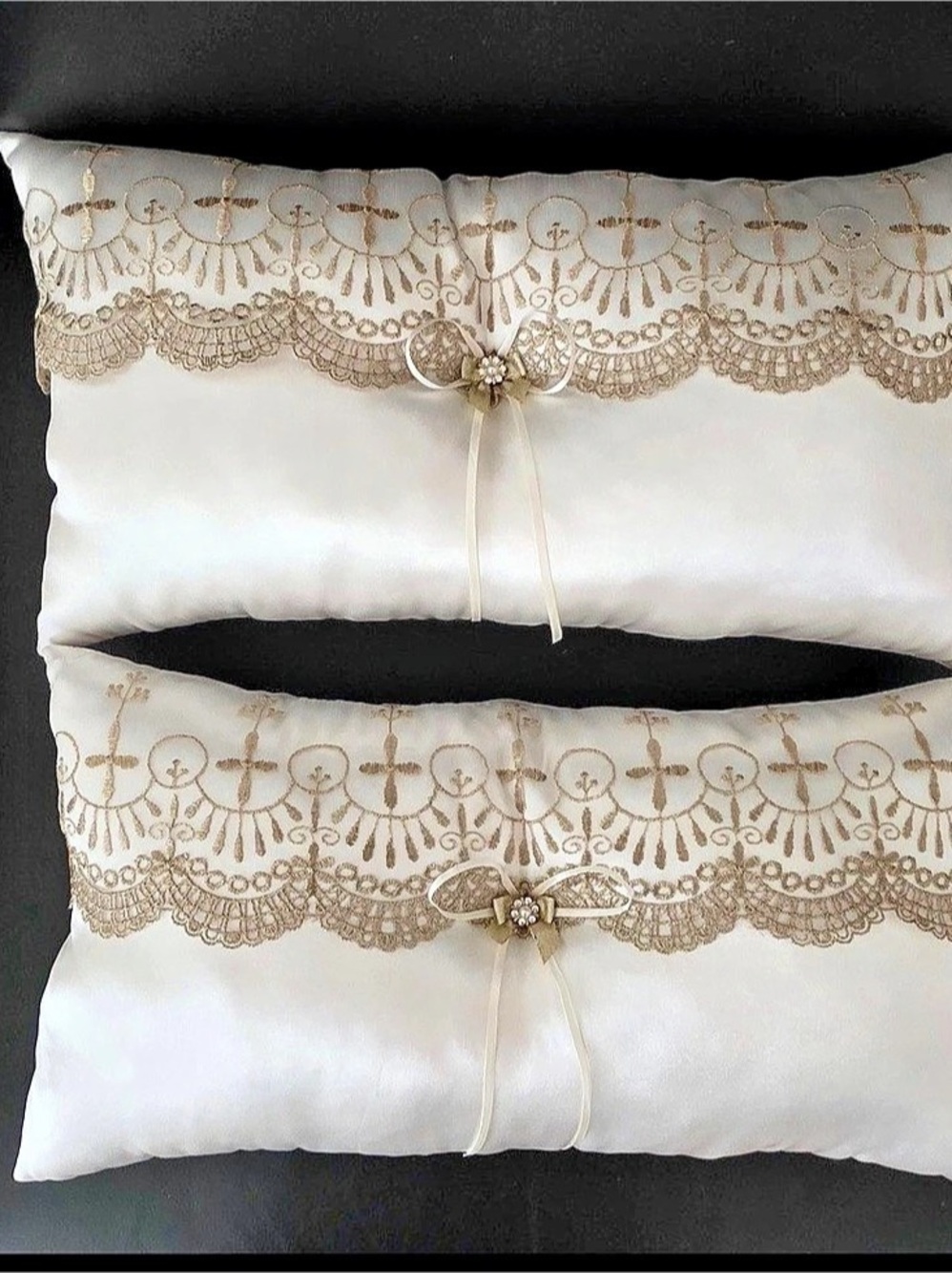 White & Gold Lace Decorative Accent wedding Pillow Set - like new